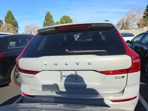 Used 2025 Volvo XC60 B5 Plus AWD/4WD image 5