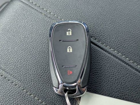 Used 2023 Chevrolet Traverse LT FWD image 31