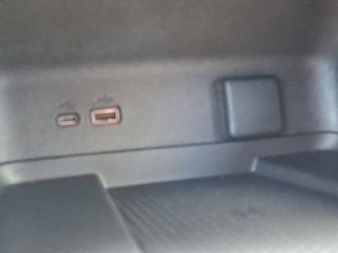 Used 2024 Chevrolet Traverse RS image 27