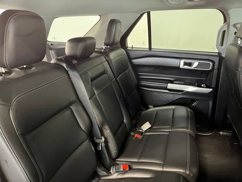 Used 2023 Ford Explorer XLT w/ Equipment Group 202A AWD/4WD image 13
