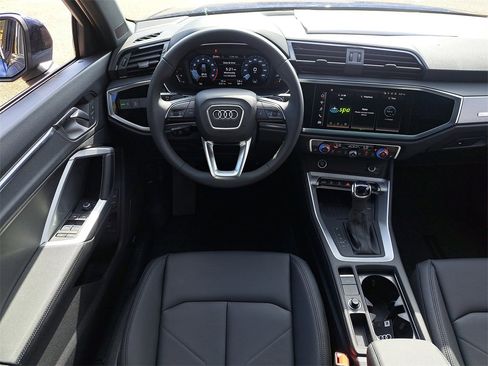 New 2025 Audi Q3 2.0T Premium image 23