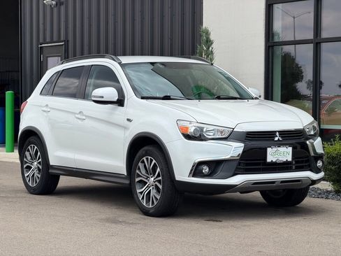 Used 2017 Mitsubishi Outlander Sport SEL AWD/4WD image 4