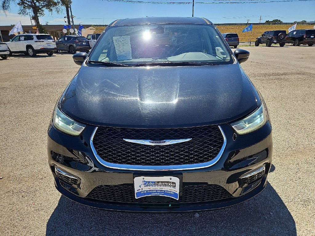 Used 2023 Chrysler Pacifica Touring-L FWD image 12