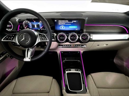 New 2026 Mercedes-Benz GLB 250 4MATIC image 8