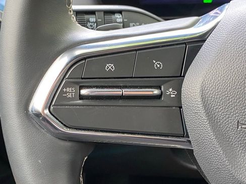 Used 2025 Chevrolet Equinox EV LT image 31