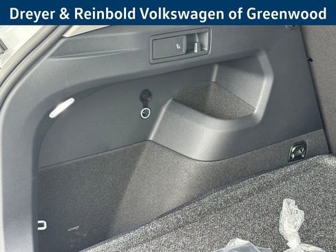 New 2026 Volkswagen Tiguan SE image 30