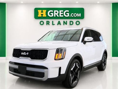 Used 2024 Kia Telluride EX w/ EX Captain's Chair Package FWD image 4