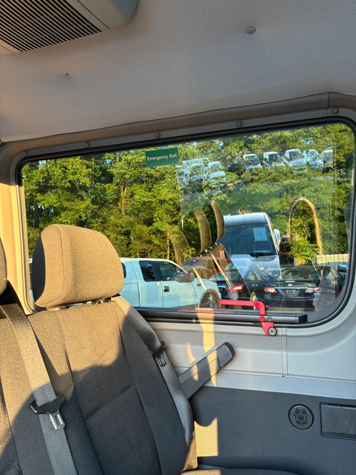 Used 2015 Mercedes-Benz Sprinter 2500 image 22