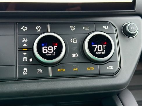 New 2026 Land Rover Defender 110 Trophy Edition AWD/4WD image 34