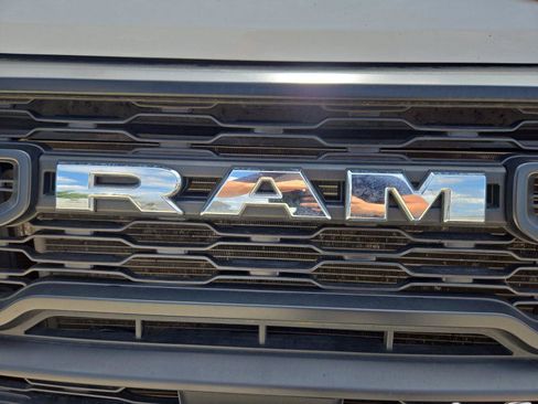 Used 2025 RAM ProMaster 2500 w/ Convenience Group FWD image 11
