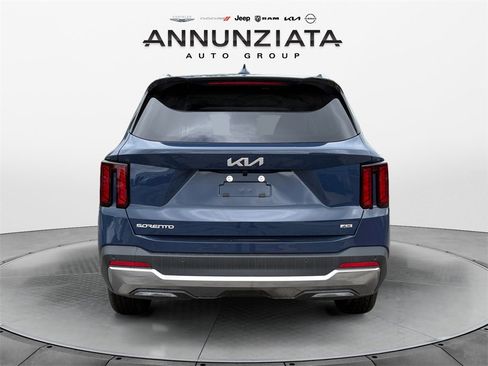New 2025 Kia Sorento S w/ Panoramic Sunroof Package image 4