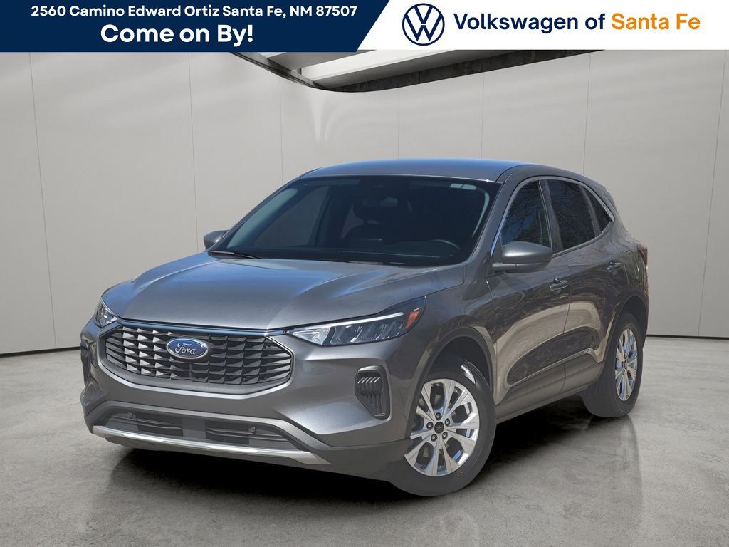 Used 2024 Ford Escape Active w/ Cold Weather Package FWD image 1
