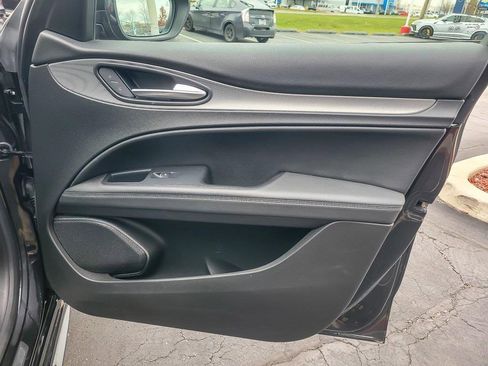 Used 2022 Alfa Romeo Stelvio Veloce image 23