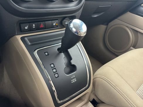 Used 2013 Jeep Patriot Latitude FWD image 25