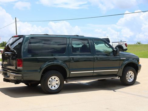 Used 2003 Ford Excursion Limited AWD/4WD image 3