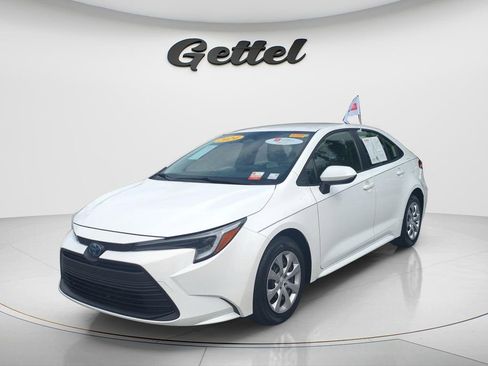 Used 2024 Toyota Corolla LE FWD image 1