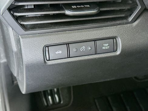 Used 2023 Nissan Altima 2.5 SV FWD image 17