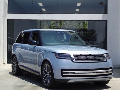 Used 2024 Land Rover Range Rover Long Wheelbase Autobiography AWD/4WD image 9