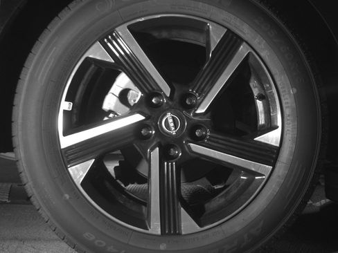 Used 2025 Nissan Sentra SV FWD image 15