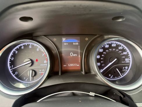 Used 2020 Toyota Camry SE FWD image 10