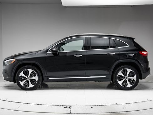 Used 2025 Mercedes-Benz GLA 250 4MATIC image 2