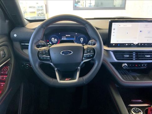 Certified 2025 Ford Explorer ST image 5
