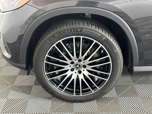 Certified 2025 Mercedes-Benz GLC 300 image 12