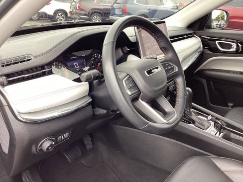 Used 2022 Jeep Compass Limited AWD/4WD image 11