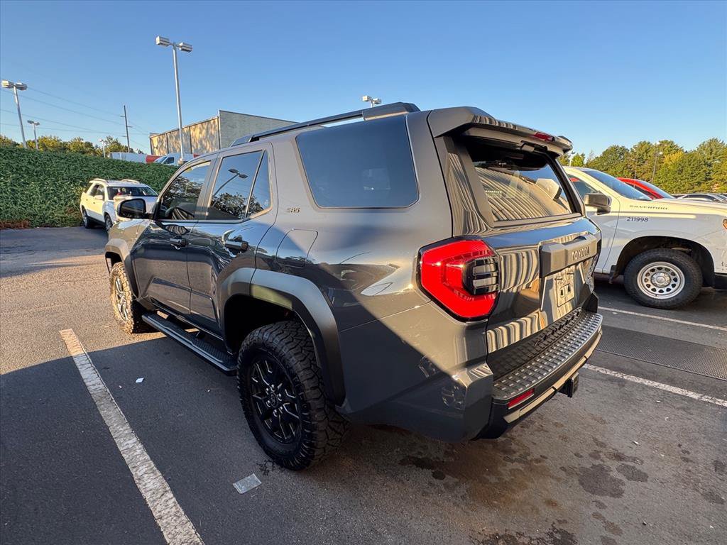 Used 2025 Toyota 4Runner SR5 AWD/4WD image 6