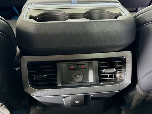 Used 2026 Ford F450 Platinum w/ FX4 Off-Road Package image 36