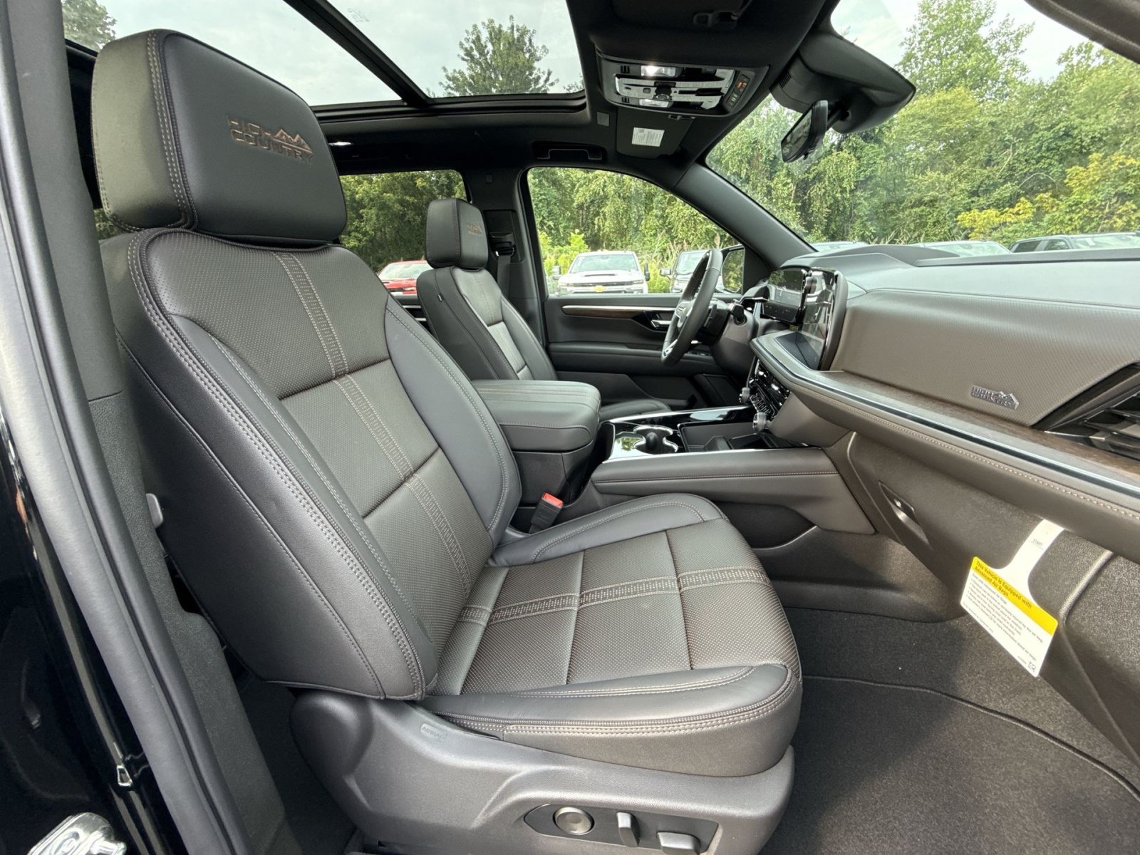 New 2026 Chevrolet Tahoe High Country w/ Sun And Tow Package AWD/4WD image 29