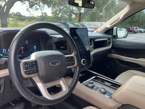 Used 2022 Ford Expedition Max Limited AWD/4WD image 9