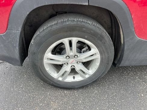 Used 2023 GMC Terrain SLE w/ Driver Convenience Package FWD image 11