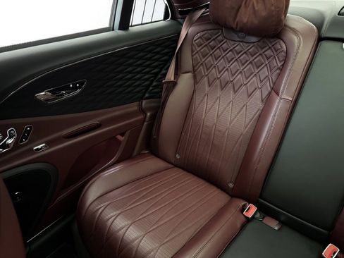 Used 2020 Bentley Flying Spur W12 image 23