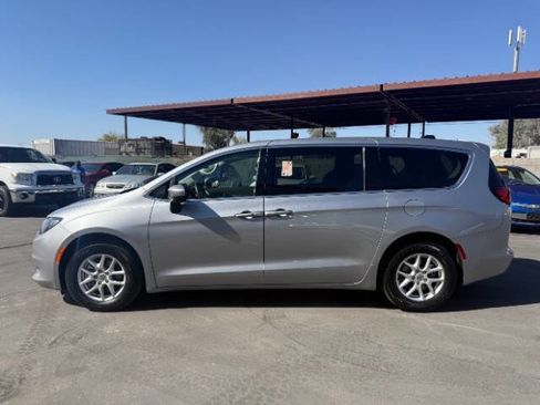 Used 2021 Chrysler Voyager LX FWD image 6