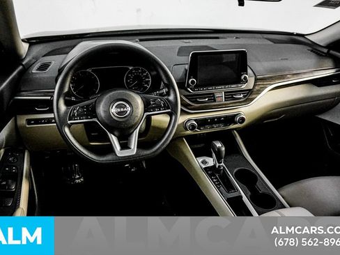 Used 2025 Nissan Altima 2.5 SV image 22