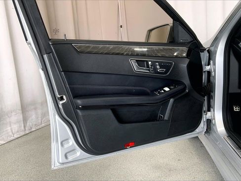 Used 2016 Mercedes-Benz E 350 Sedan image 21