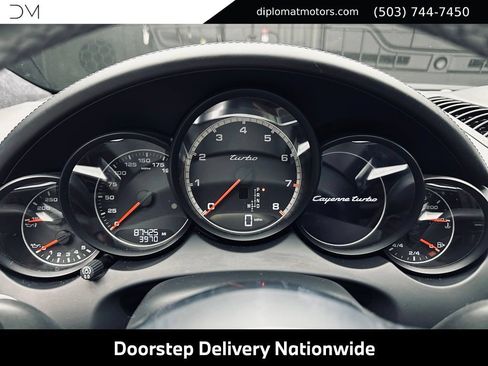 Used 2015 Porsche Cayenne Turbo AWD/4WD image 32