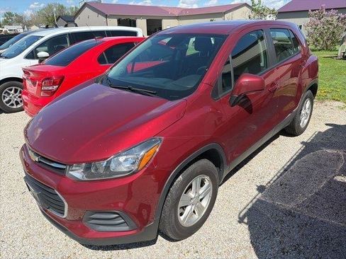 Used 2022 Chevrolet Trax LS image 1