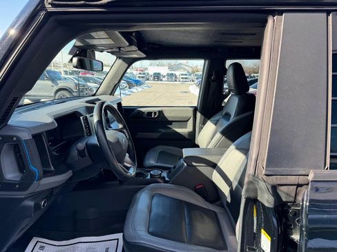 Used 2022 Ford Bronco Black Diamond image 18