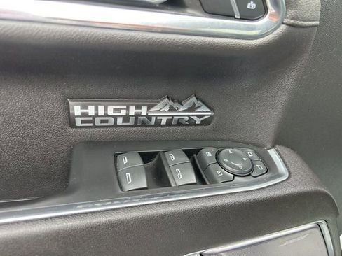 Used 2023 Chevrolet Silverado 1500 High Country w/ Technology Package AWD/4WD image 13