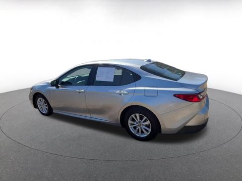 Used 2025 Toyota Camry LE image 10