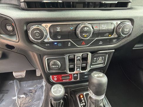 Used 2025 Jeep Wrangler Unlimited Sport S 4xe AWD/4WD image 33