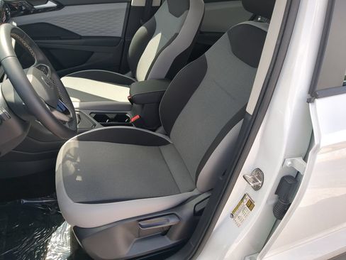 Certified 2023 Volkswagen Taos S FWD image 18