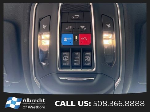 New 2025 Jeep Grand Cherokee Limited w/ Luxury Tech Group II AWD/4WD image 29