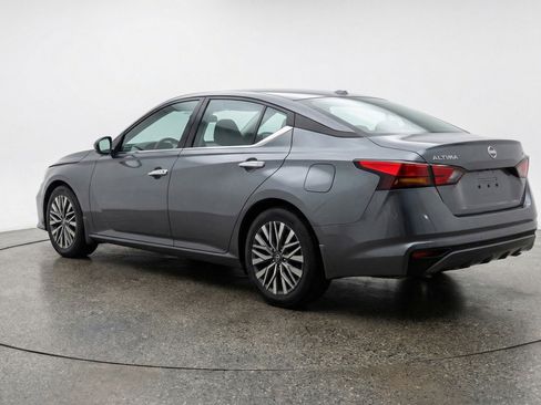 Used 2025 Nissan Altima 2.5 SV image 6