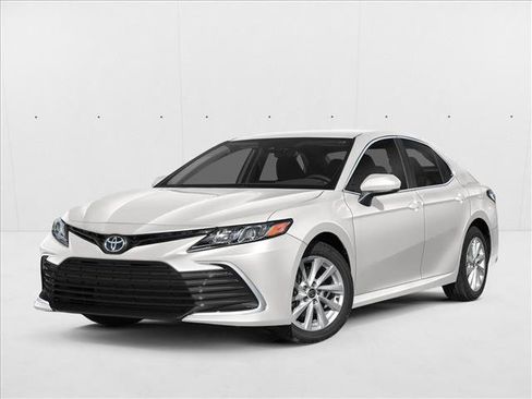 Used 2021 Toyota Camry LE FWD image 1