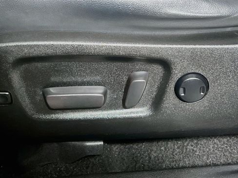 Used 2018 Toyota Highlander SE FWD image 15