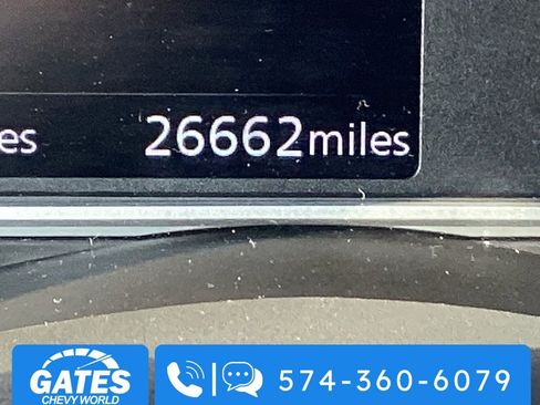 Used 2025 Nissan Versa SV FWD image 4