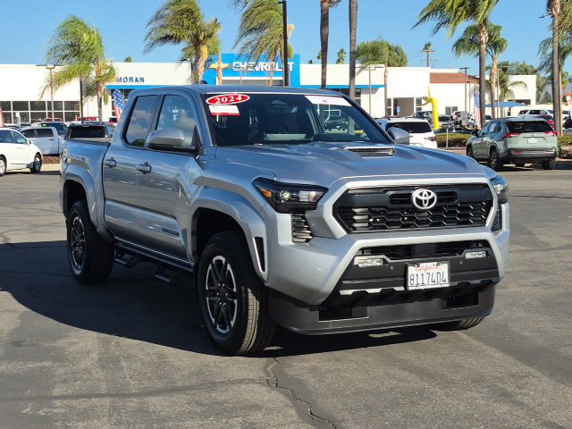 Used 2024 Toyota Tacoma TRD Sport w/ TRD Sport Upgrade Package AWD/4WD image 3